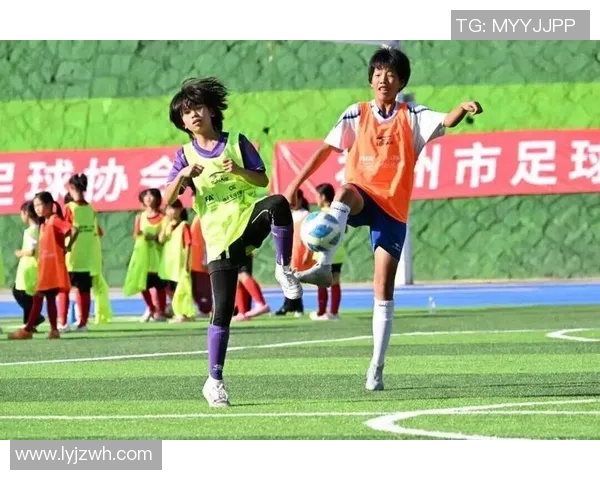 “足”梦芳华,少年闪烁!2025年广州市白云区第十二届中小学学校足球联赛开赛 “足”梦芳华,少年闪烁!2025年广州市白云区第十二届中小学学校足球联赛开赛